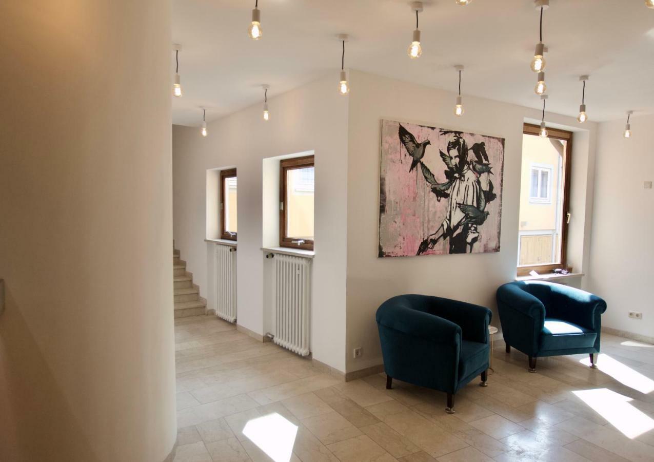Hotel Tari Höchberg Eksteriør bilde